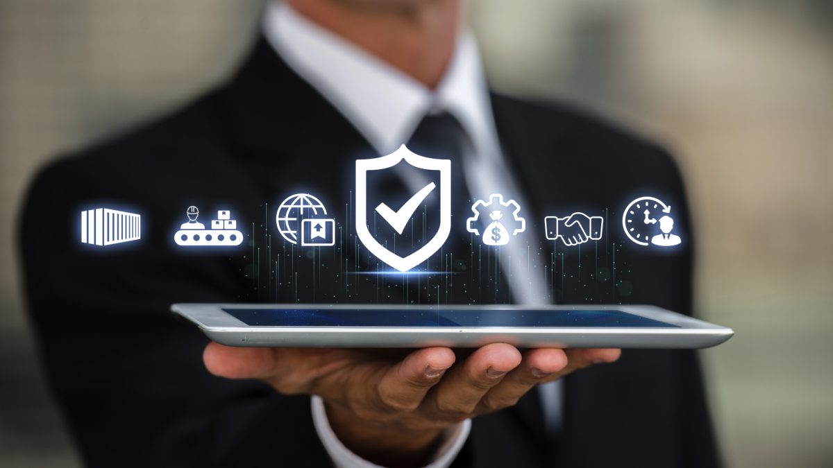 Comment choisir une assurance adaptée aux métiers du digital et des services ?